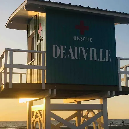 Escapade Marine Mini Duplex Avec Magnifique Vue Sur Mer Deauville